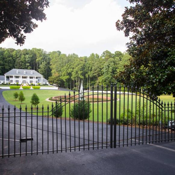 What Are The Pros and Cons Of Electric Gates?